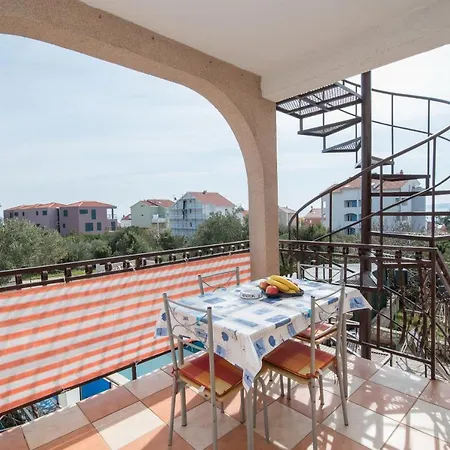 Fidelis Apartament *