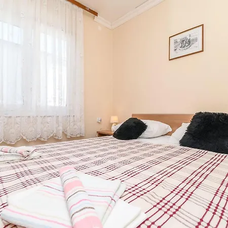 Apartament Fidelis *